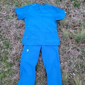 Wonder Wink scrub set